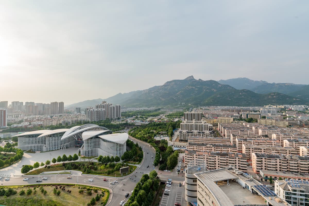 Standard Room, 1 King Bed, Non Smoking (View of Mountain Tai) | In-room safe, desk, soundproofing, free cribs/infant beds