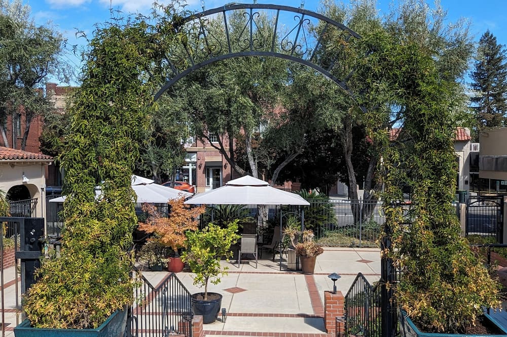 Los Gatos Garden Inn Hotel