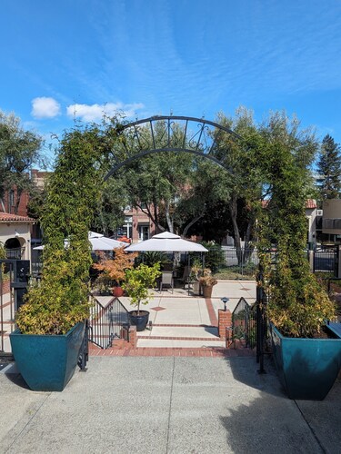 Los Gatos Garden Inn Hotel