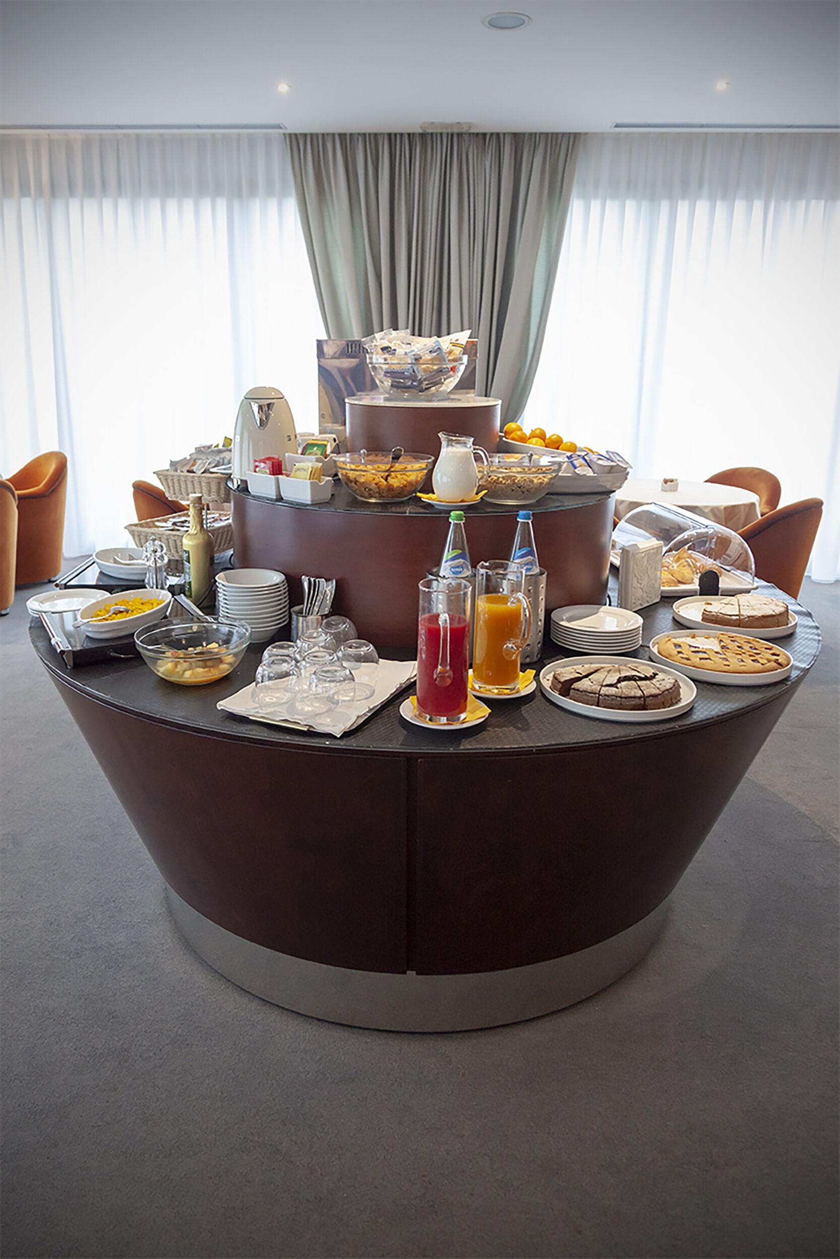 Daily buffet breakfast (EUR 8 per person)