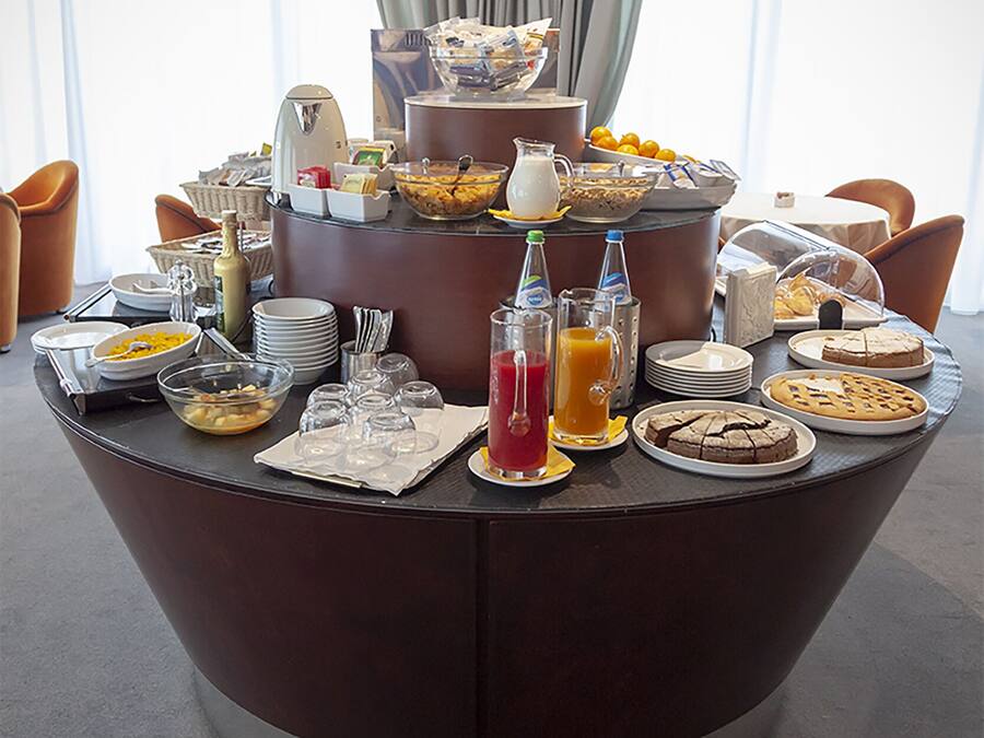 Daily buffet breakfast for a fee