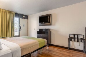 Free WiFi, bed sheets - Studio 6 Little Rock, AR - West (Little Rock)