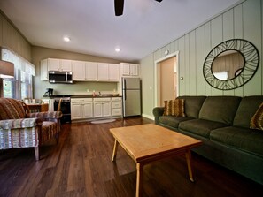 公寓 (Cottage Suite) | 客廳 | 電視