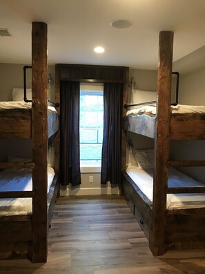 Luxury House, Multiple Beds, Non Smoking, Lake View | Extra beds