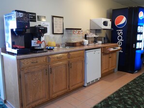 Free daily continental breakfast - Carrington Inn & Suites (Carrington)