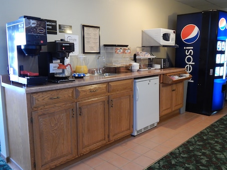 Free daily continental breakfast