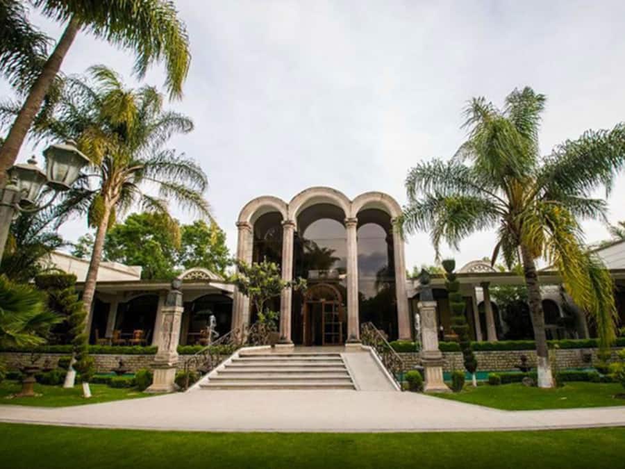 Fachada de la propiedad