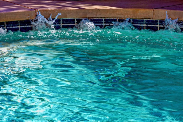 Piscine extérieure, piscine chauffée