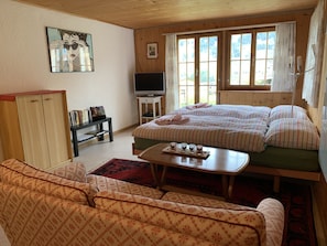 1 chambre, fer et planche à repasser, Wi-Fi, draps fournis