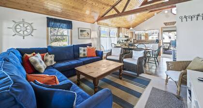 Les Bon Temps is a beautiful 3 Bedroom/2 Bath home on Chincoteague Island.