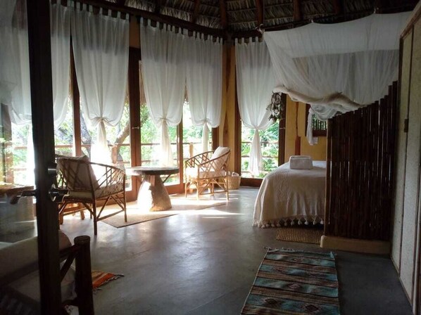 1 chambre, bureau, fer et planche à repasser, Wi-Fi gratuit