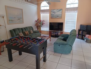 Téléviseur connecté, console de jeux vidéo, lecteur de DVD