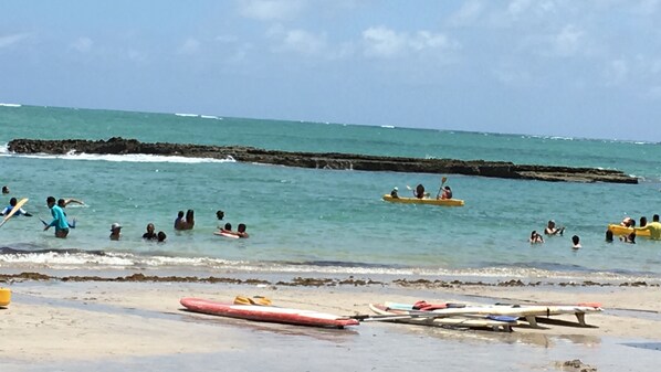 Una spiaggia nelle vicinanze