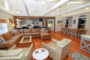 Smart TV, reproductor de DVD, libros, videoteca