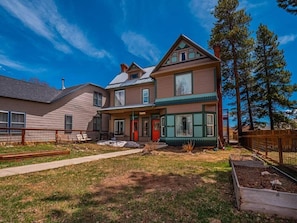 Exterior - Governor's Mansion Main — 4BR Sleeps 8, Pool Table, Sauna, Walk to Main St (Leadville)