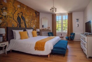 أغطية فراش متميزة وأسرّة بإسفنج يتكيف مع شكل الجسم