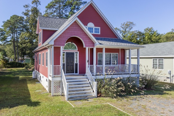 This gorgeous home is located in a quiet location, yet close to everything.