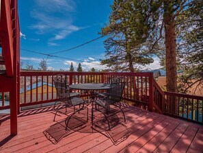 Outdoor dining - Historic Loft - Overlooking Leadville - Pets OK (Leadville)