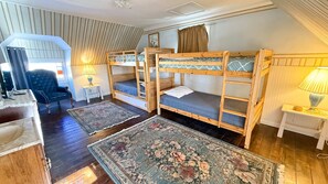 2 bedrooms, desk, iron/ironing board, WiFi - Historic Loft - Overlooking Leadville - Pets OK (Leadville)