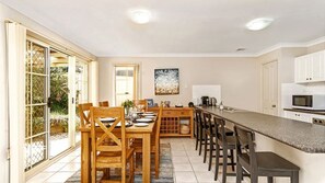 Dining - The Porthole of Huskisson by Experience Jervis Bay (Huskisson)