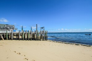 Am Strand, Liegestühle, Strandtücher