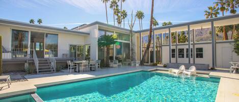 Outdoor pool, a heated pool