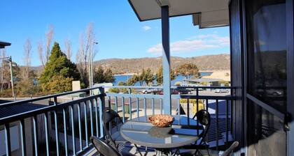 Silvertrees 5 - Central 3BR Townhouse l Lake Views l Spa l BBQ l WiFi