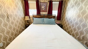 1 habitación, tabla de planchar con plancha, wifi y ropa de cama 