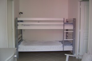 3 bedrooms, in-room safe, iron/ironing board, bed sheets - House / Villa - Lumio st ambroggio (Lumio)