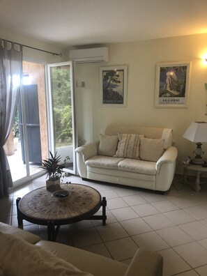 TV, DVD player, books - House / Villa - Lumio st ambroggio (Lumio)