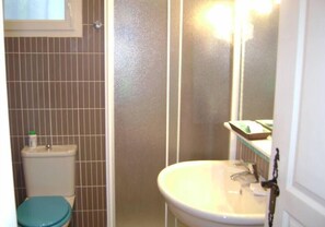 Shower, hair dryer, towels, toilet paper - House / Villa - Lumio st ambroggio (Lumio)