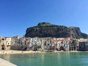 On the beach, sun-loungers - Relaxing Villa Cefalù - Private Pool & Beach Walk (Cefalu)