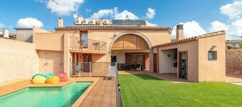 Self catering Can Centena for 14 people