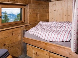 2 makuuhuonetta, tallelokero huoneessa, Wi-Fi, vuodevaatteet