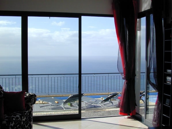 Interior - Luxury Villa With Private Heated Pool, Games Room, 160 degrees sea view, WiFi (Ribeira Brava)