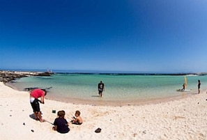 Beach towels - Peaceful Outdoor Dining Areas , perfect for families (Lajares)