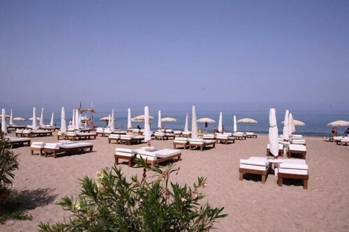 Villa Giardino Paradiso am Meer, beheiztem Pool, in Cefalù mit 13 Sitzplätzen