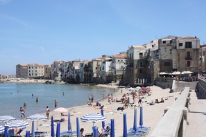 Beach nearby, beach towels