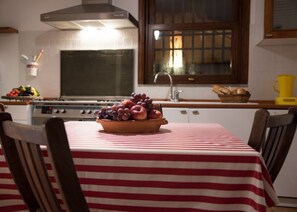 Fridge, oven, stovetop, dishwasher - Villa Tresino - Apartment Tresino (Alani)