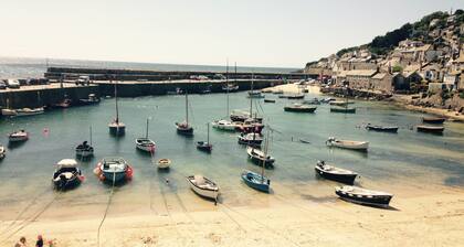 Wunderschönes Ferienhaus mit privatem Parkplatz und Garten