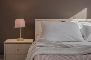 2 chambres, fer et planche à repasser, Wi-Fi gratuit, draps fournis