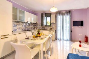 Kühlschrank, Ofen, Herdplatte, Geschirrspüler