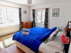 3 dormitorios, cuna de viaje, wifi gratis y ropa de cama