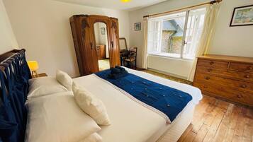 3 bedrooms, travel crib, free WiFi, bed sheets