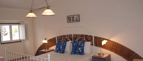 1 غرفة نوم ومكتب ومكواة/لوح كي وواي فاي مجانًا