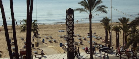 Uitzicht op strand/zee