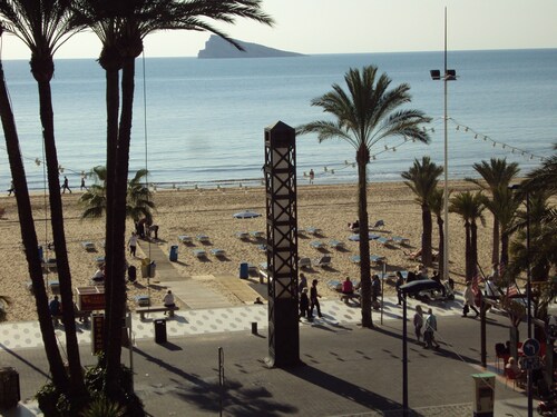 Front Line La Goleta Wohnungen mit Blick auf Benidorm Island und Levante Beach Front
