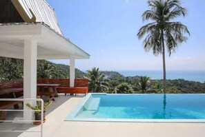 An infinity pool