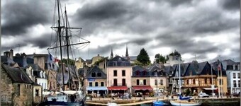 FANTASTIC 16th CENTURY MANOR - CENTRAL AND STEPS FROM SAINT GOUSTAN