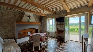 Télévision, table de tennis de table